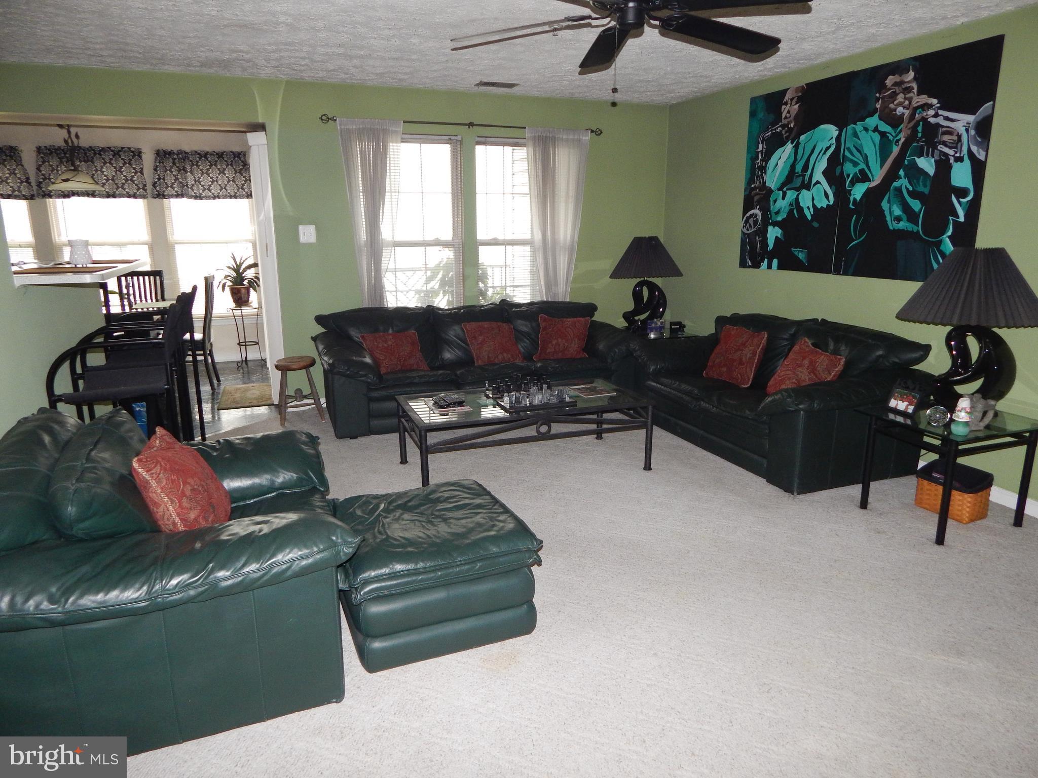 4553 Aspen Mill Road, Unit 4553 Baltimore, MD 21236 - Photo 16 of 31 Living Room