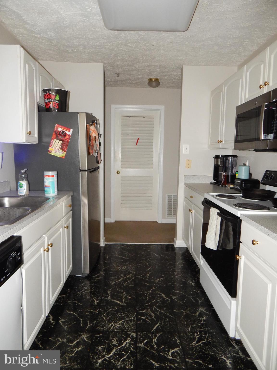 4553 Aspen Mill Road, Unit 4553 Baltimore, MD 21236 - Photo 19 of 31 Kitchen