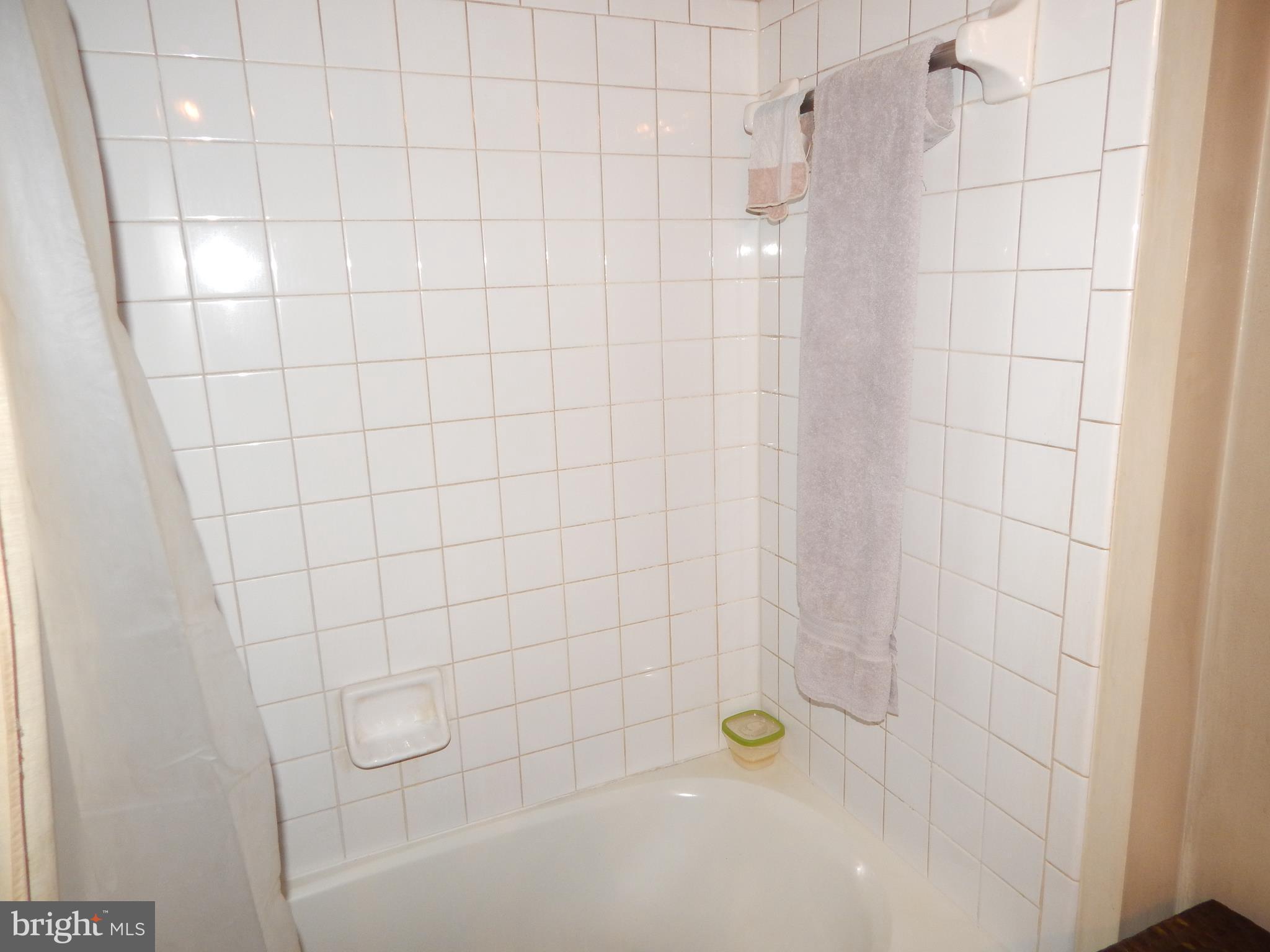 4553 Aspen Mill Road, Unit 4553 Baltimore, MD 21236 - Photo 23 of 31 Bath (Master)