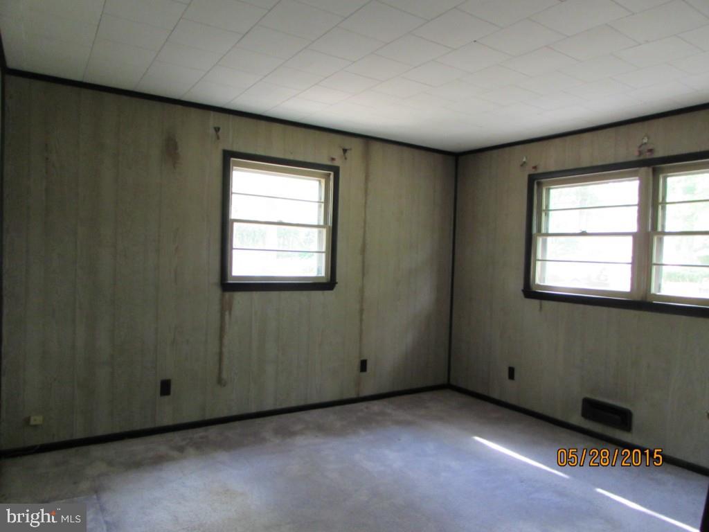 86 Pawnee Road Lakewood, NJ 08701 - Photo 15 of 29 Gallery Image 15
