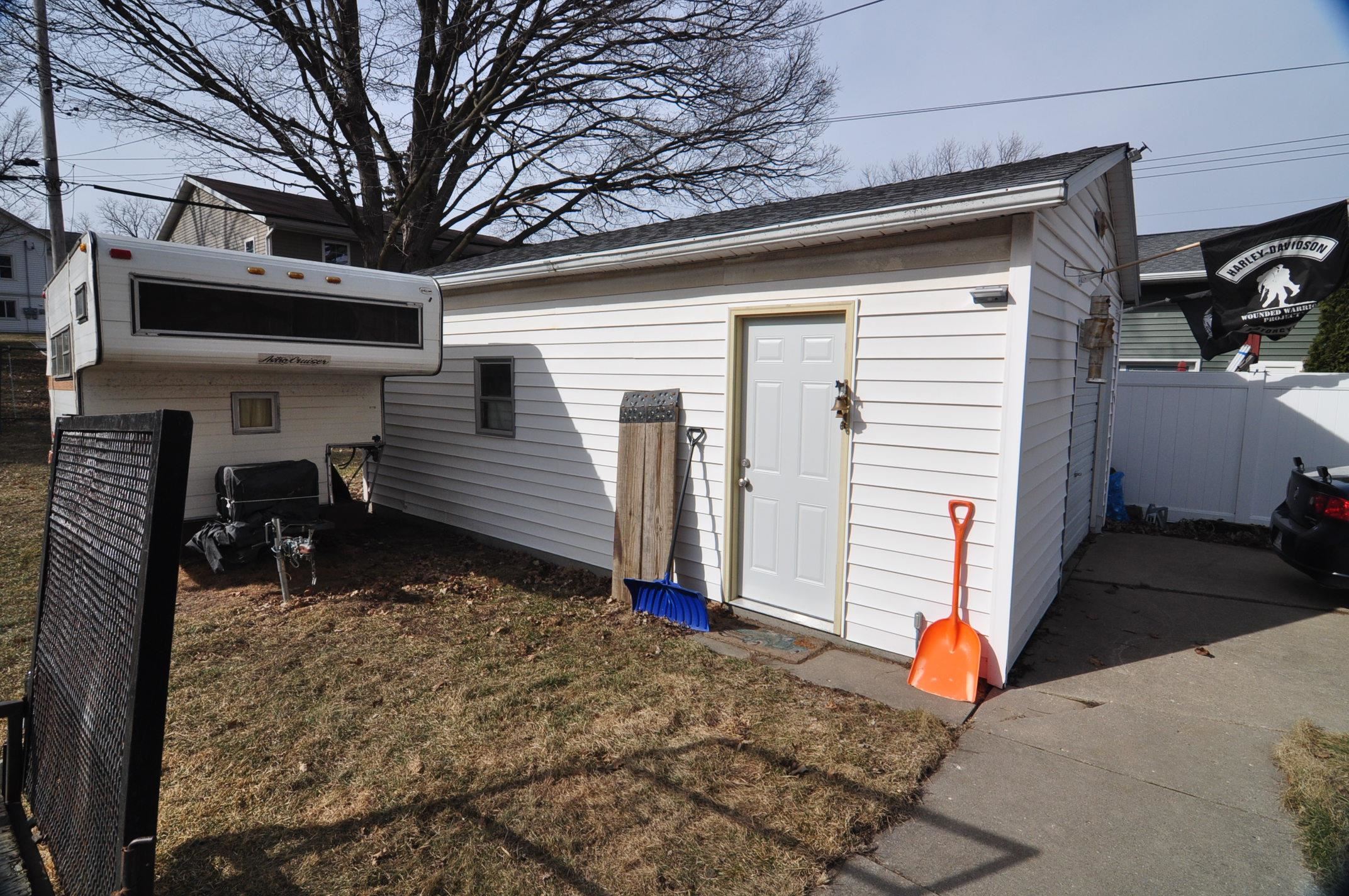 609 17th Avenue Monroe, WI 53566 - Photo 12 of 29