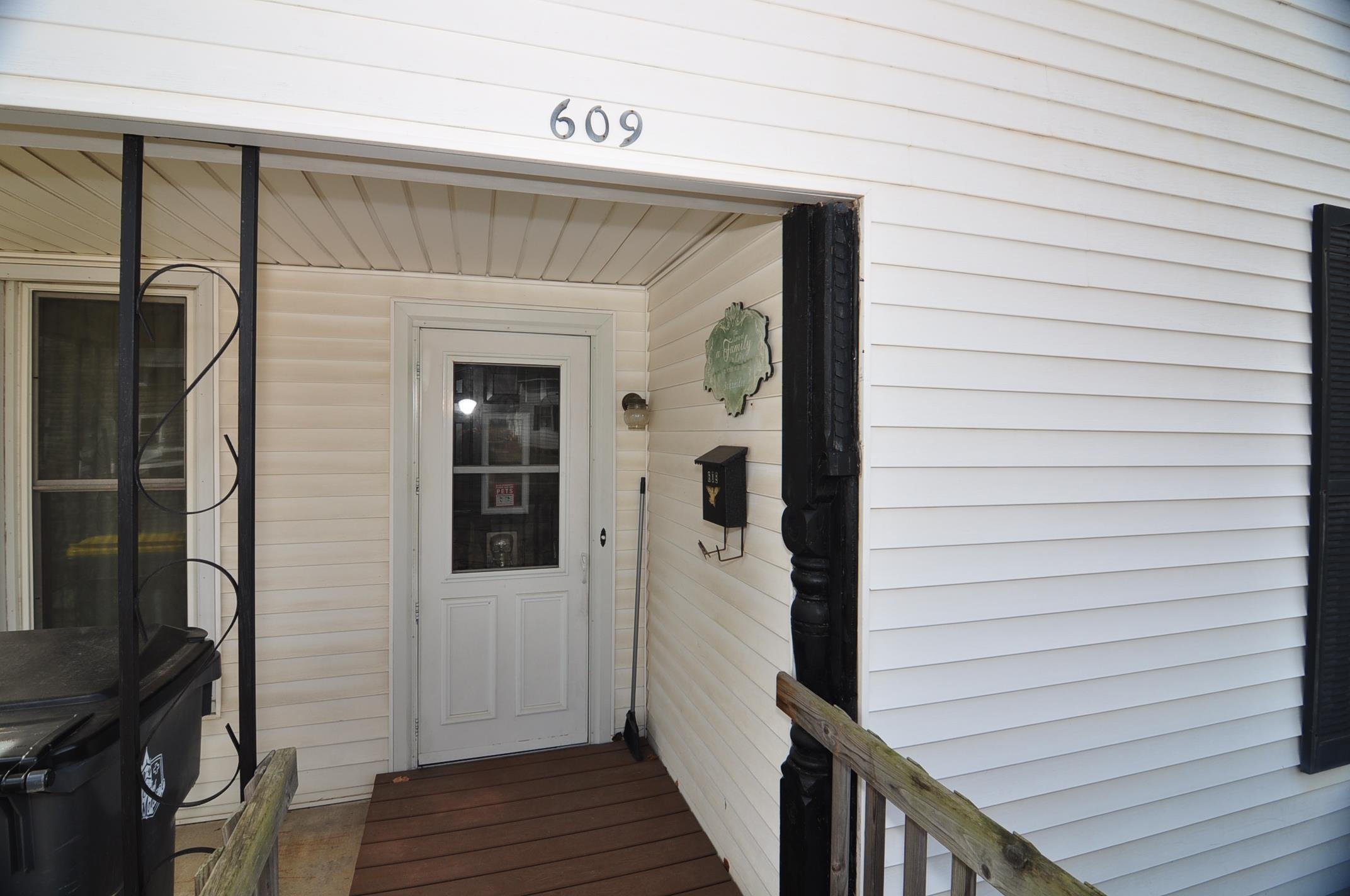 609 17th Avenue Monroe, WI 53566 - Photo 3 of 29