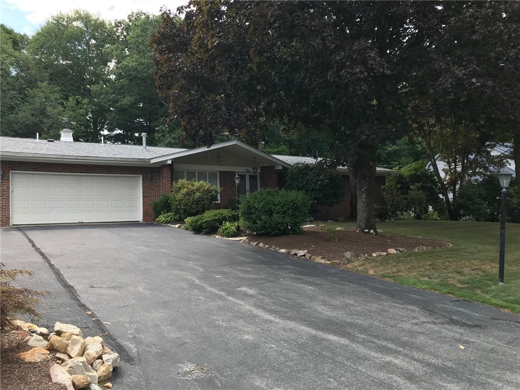 4 Briarwood Road Lincoln, RI 02865 - Photo 2 of 45 Gallery Image 2