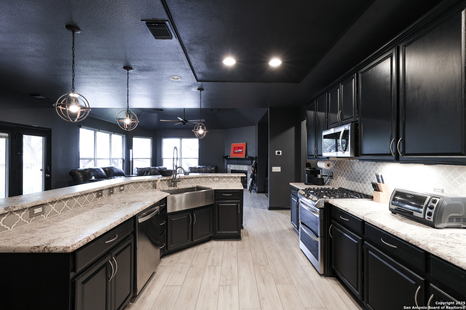 1615 Lookout Point San Antonio, TX 78260 - Photo 14 of 38 a large kitchen with granite countertop lots of counter top space