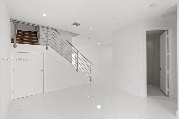 $4,800 | 6432 Northwest 104th Court, Doral, FL 33178