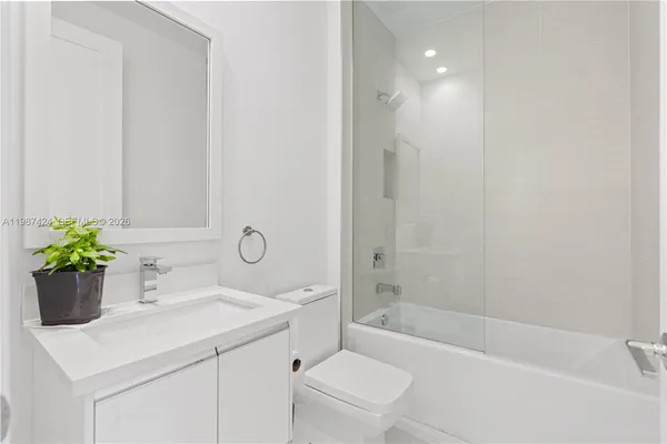 $4,800 | 6432 Northwest 104th Court, Doral, FL 33178