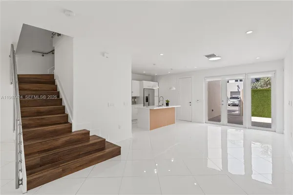 $4,800 | 6432 Northwest 104th Court, Doral, FL 33178