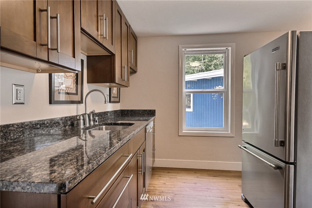 3604 Southeast 5th Street Renton, WA 98058 - Photo 6 of 19 Gallery Image 6