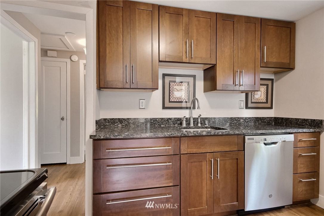 3604 Southeast 5th Street Renton, WA 98058 - Photo 7 of 19 Gallery Image 7