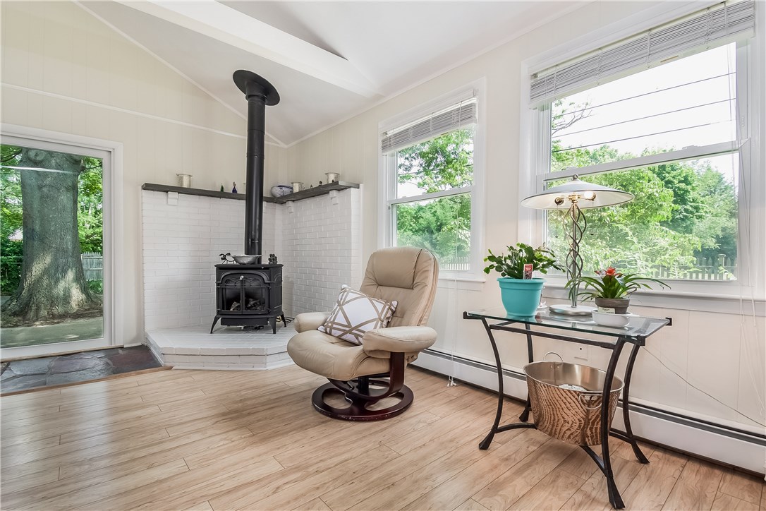 11 Fairfield Road Barrington, RI 02806 - Photo 6 of 27 Gallery Image 6