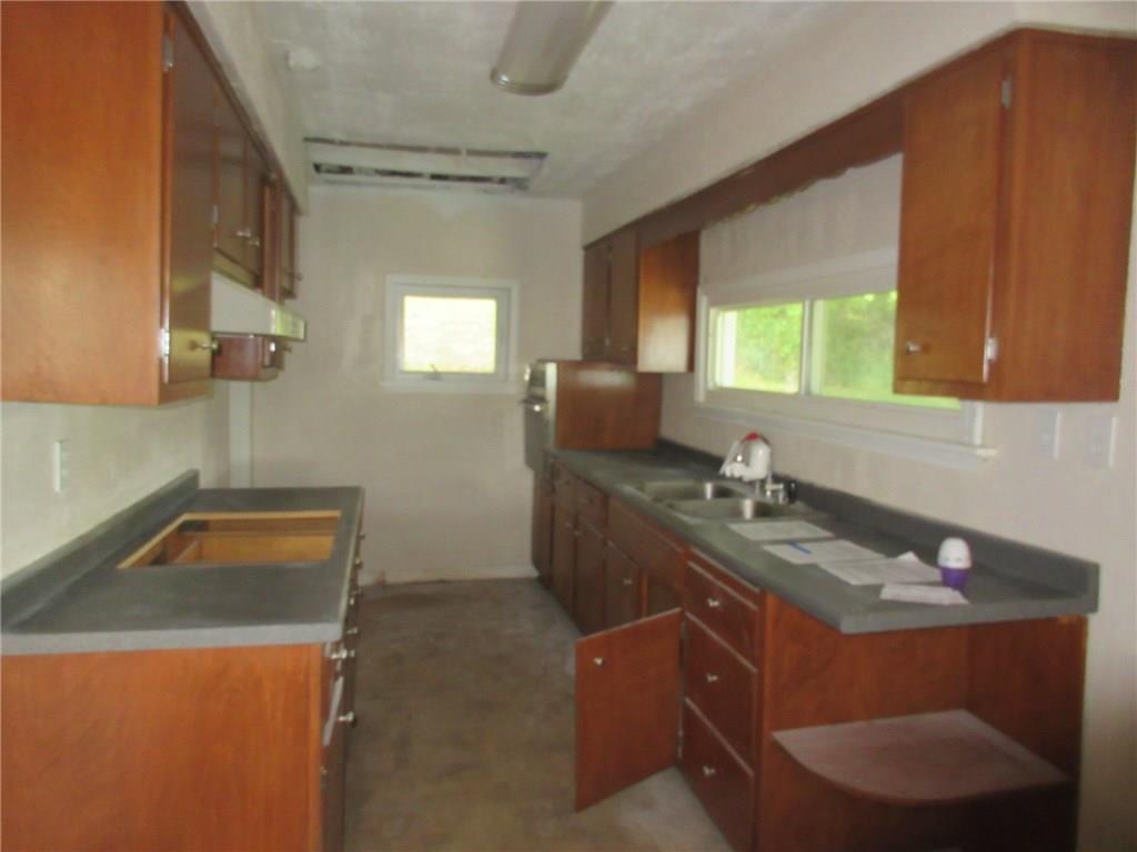 2482 Ridge Road Elizabeth, PA 15037 - Photo 2 of 7 Gallery Image 2