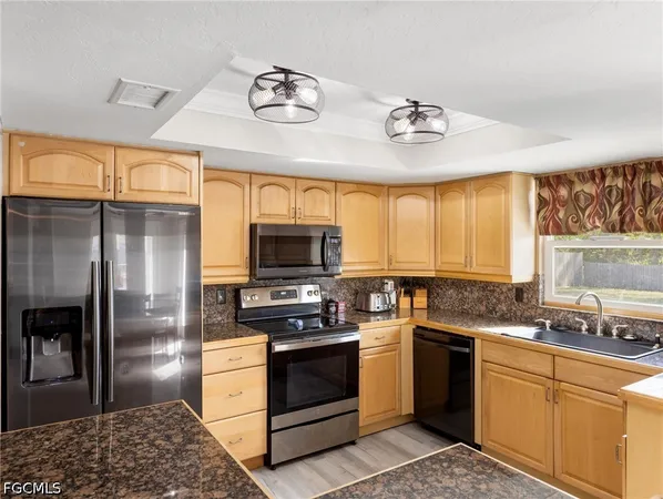 $379,900 | 8848 Fordham Street, Fort Myers, FL 33907