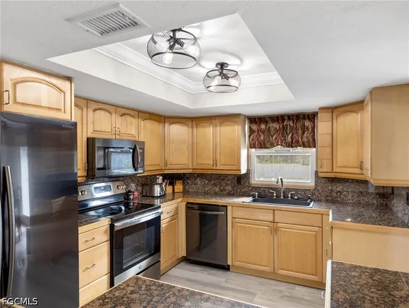 $379,900 | 8848 Fordham Street, Fort Myers, FL 33907