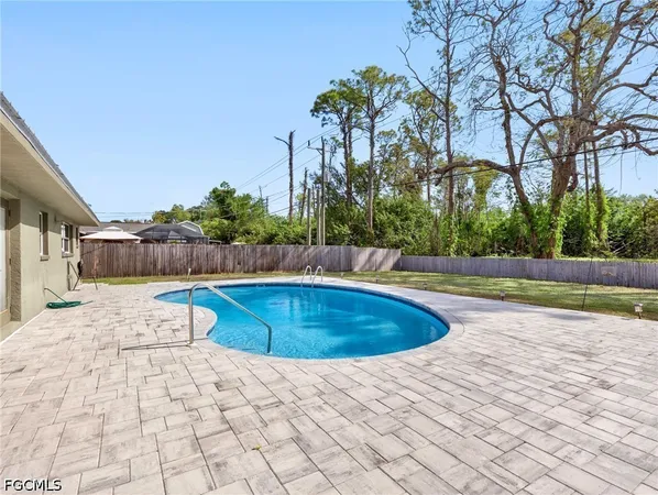 $379,900 | 8848 Fordham Street, Fort Myers, FL 33907