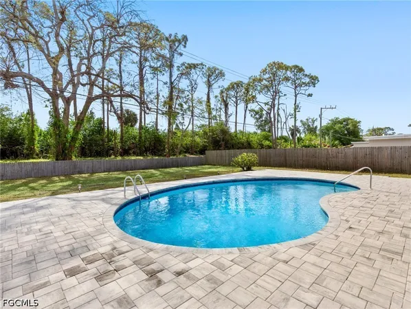 $379,900 | 8848 Fordham Street, Fort Myers, FL 33907