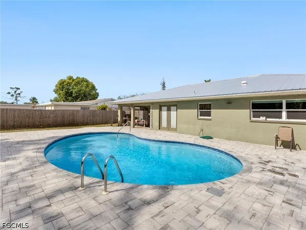 $379,900 | 8848 Fordham Street, Fort Myers, FL 33907