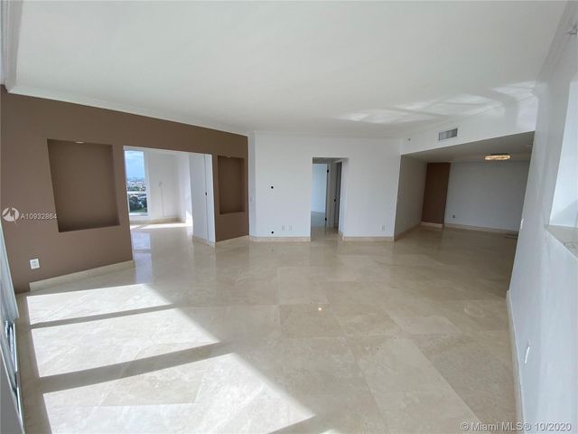 $490,000 | 21205 Yacht Club Drive, Unit 1808, Aventura, FL 33180