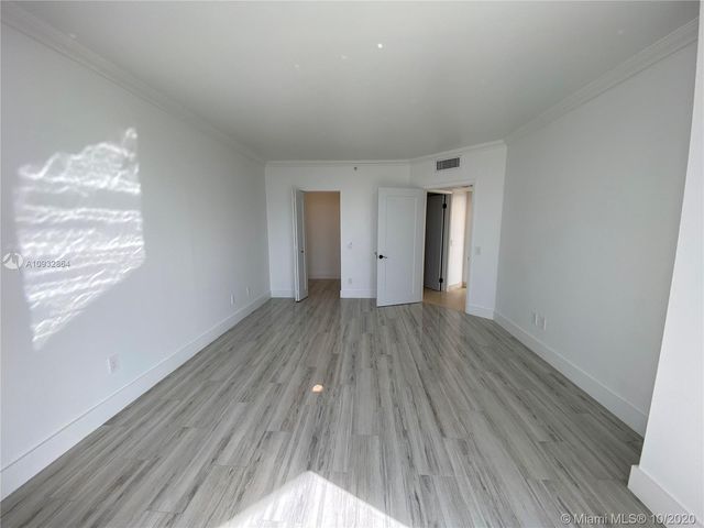 $490,000 | 21205 Yacht Club Drive, Unit 1808, Aventura, FL 33180