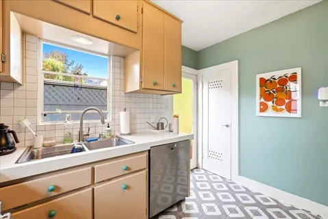 $1,100,000 | 110 West Lewis Street, San Diego, CA 92103