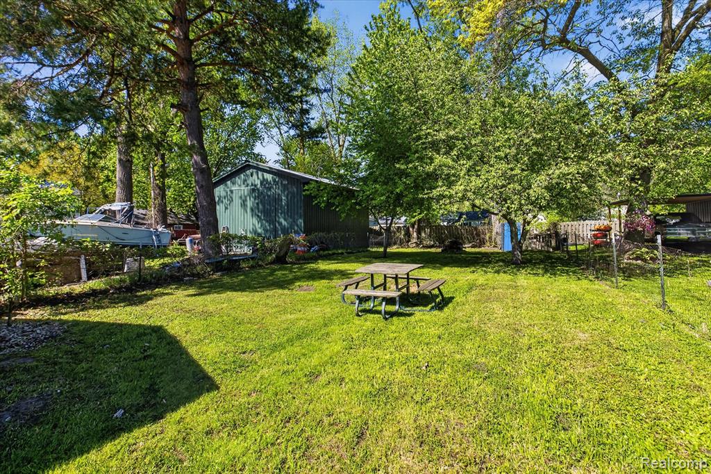 986 Pine Road Bay City, MI 48706 - Photo 34 of 35