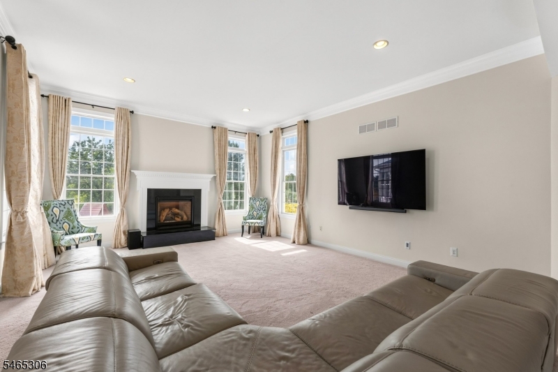 10 Raker Court Hillsborough, NJ 08844 - Photo 18 of 49 Gallery Image 18