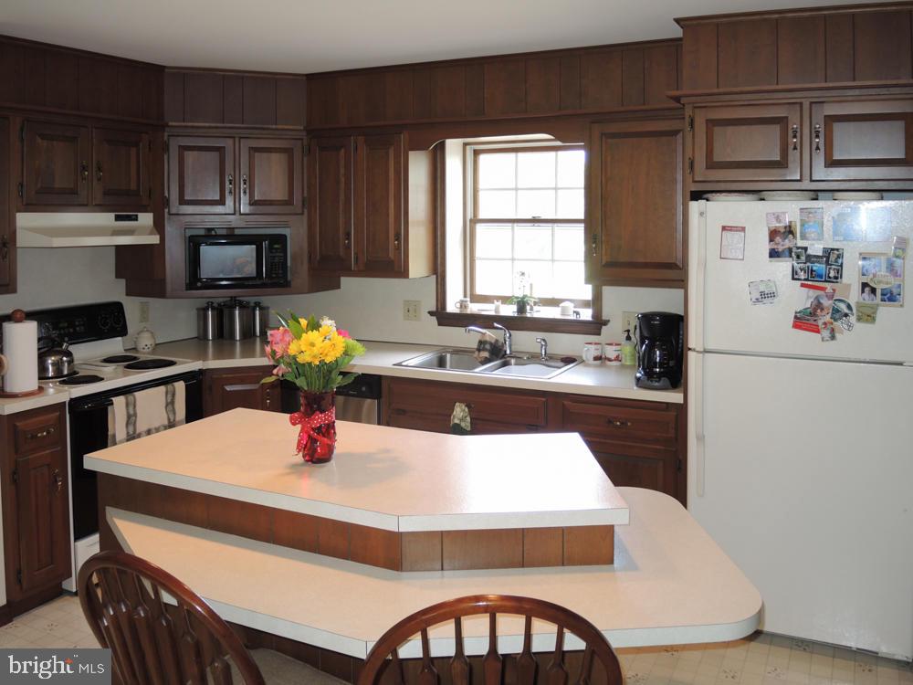 248 Koser Road Lititz, PA 17543 - Photo 4 of 19