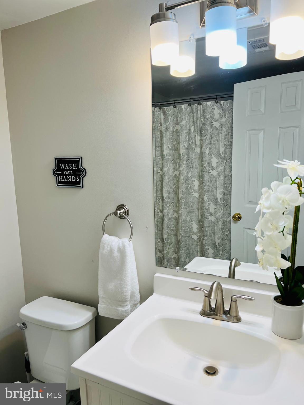 2245 Castle Rock Square, Unit 2B Reston, VA 20191 - Photo 10 of 19 Hall Bath