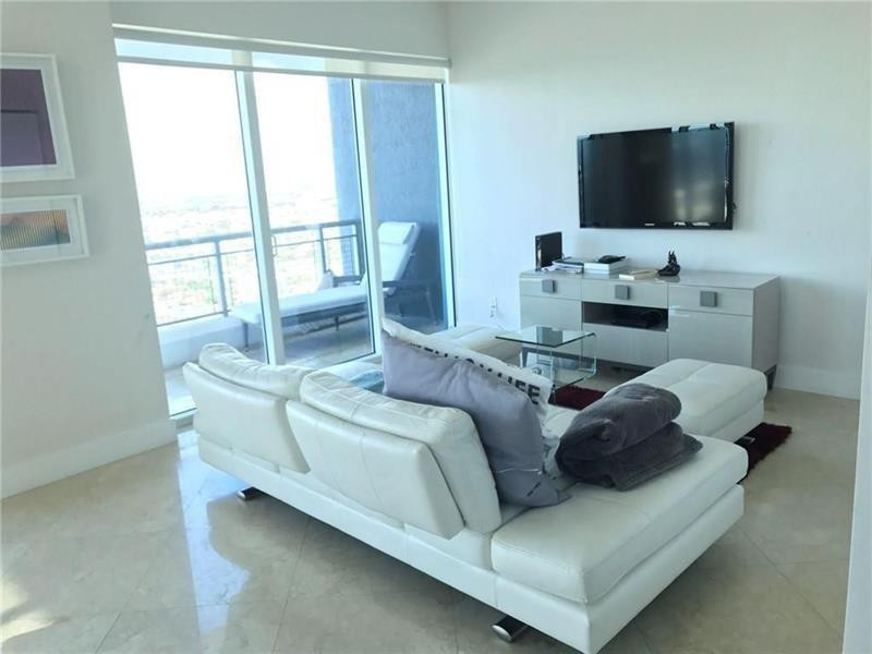 60 Southwest 13th Street, Unit 4801 Miami, FL 33130 - Photo 8 of 15 Photo 8