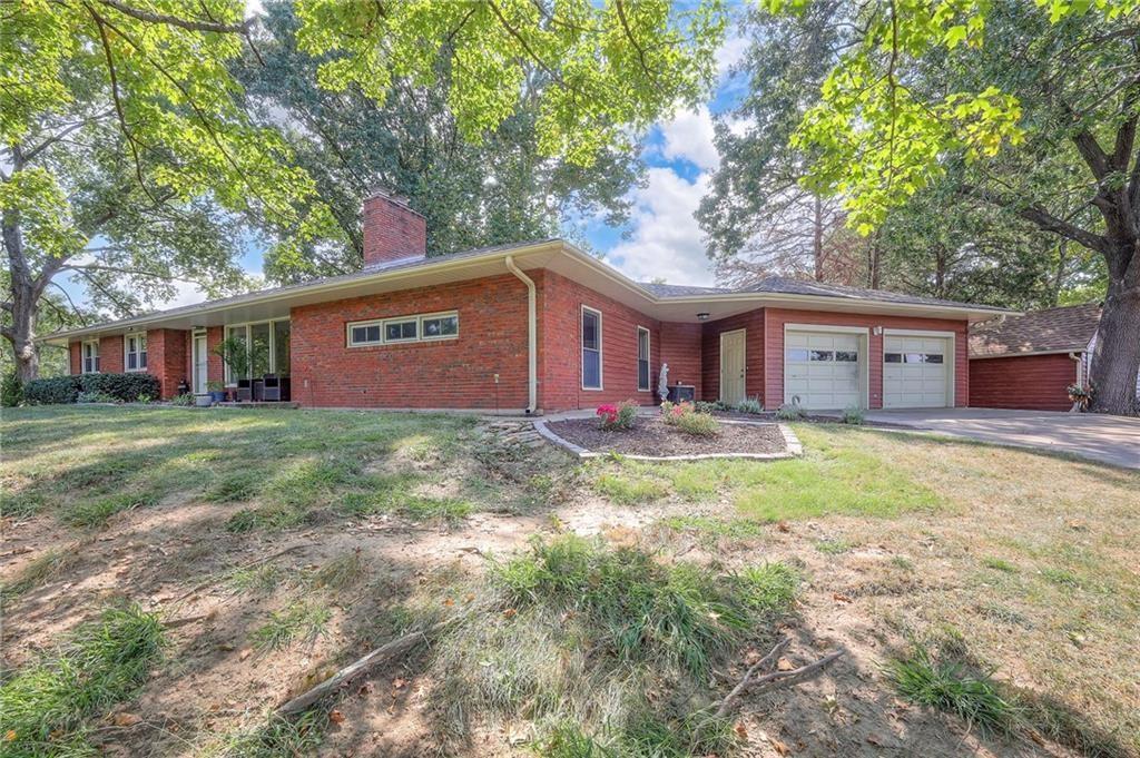 4036 Shrine Park Road Leavenworth, KS 66048 - Photo 3 of 48