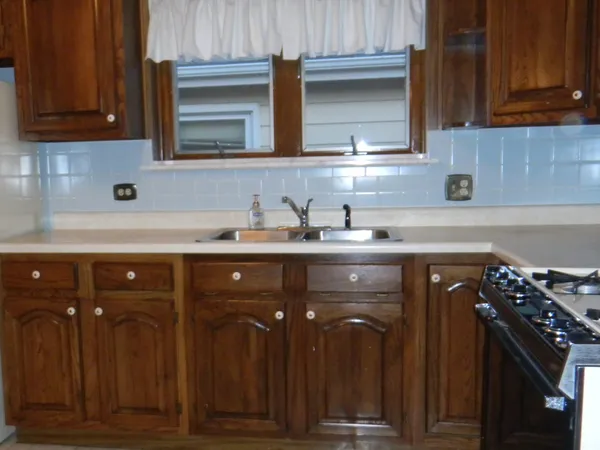 $2,200 | 9054 Bennett Avenue, Unit 2, Skokie, IL 60203