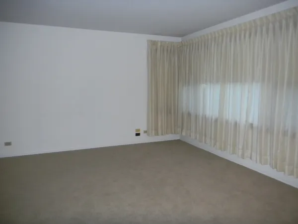 $2,200 | 9054 Bennett Avenue, Unit 2, Skokie, IL 60203