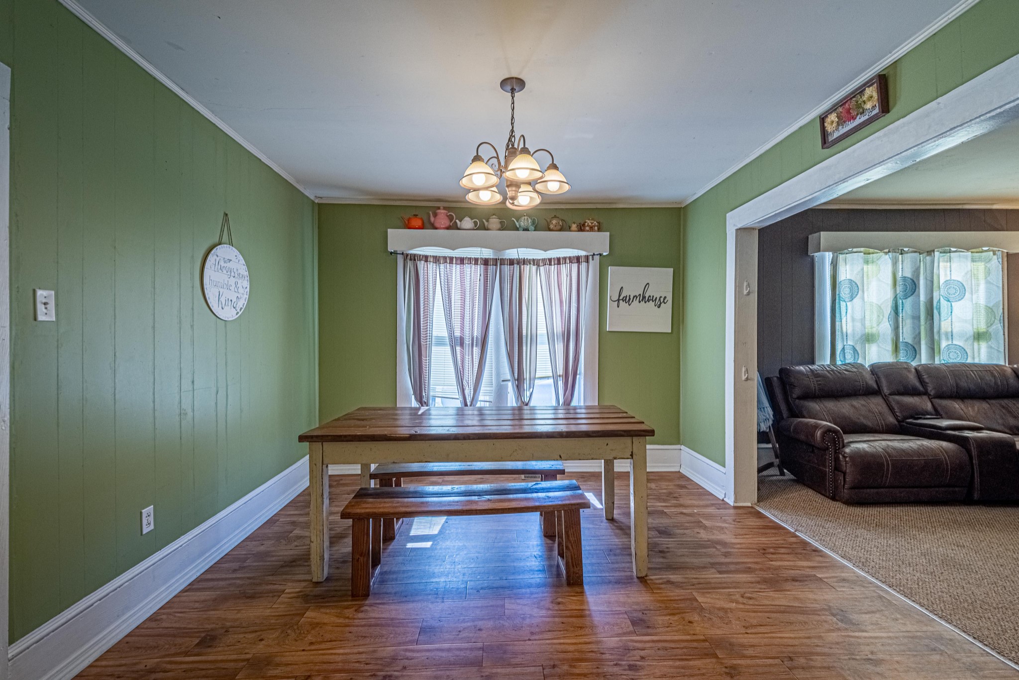 9263 Bethel Road Prospect, TN 38477 - Photo 22 of 45 a living room with furniture and a window