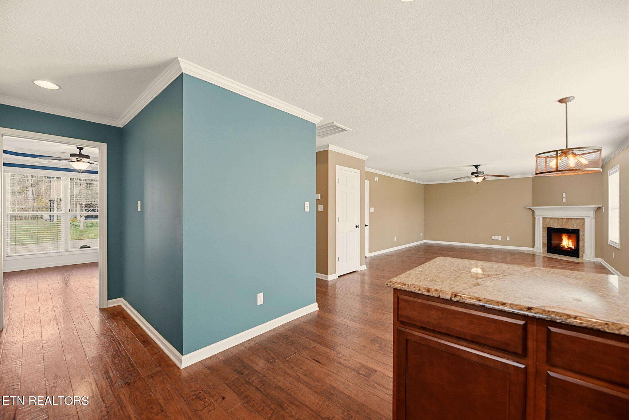1632 Dempsey Road Knoxville, TN 37932 - Photo 13 of 56 15-web-or-mls-Dmpsy1632 (23)_with_fire