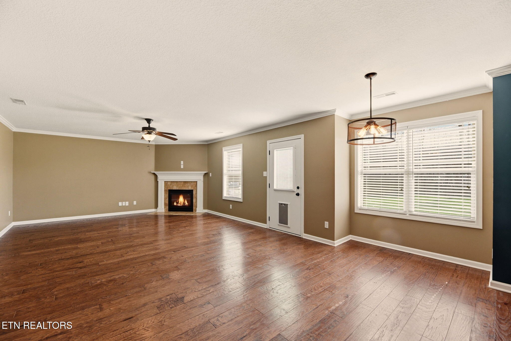 1632 Dempsey Road Knoxville, TN 37932 - Photo 14 of 56 16-web-or-mls-Dmpsy1632 (26)_with_fire