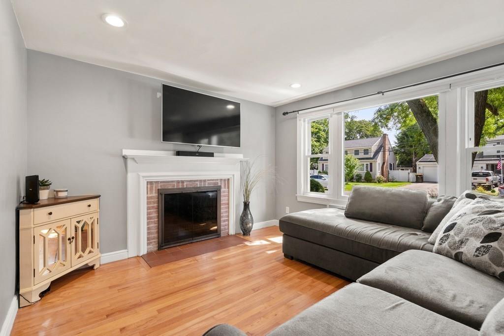 17 Eleanor Road Framingham, MA 01701 - Photo 5 of 17