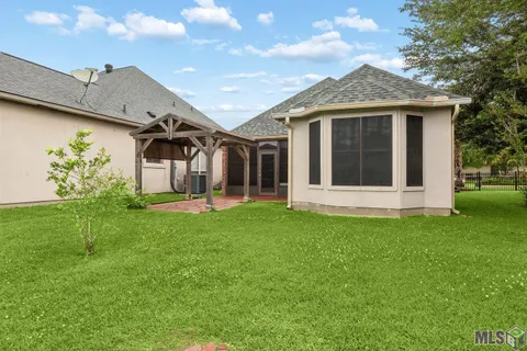 $300,000 | 5491 Green Park Drive, Gonzales, LA 70737