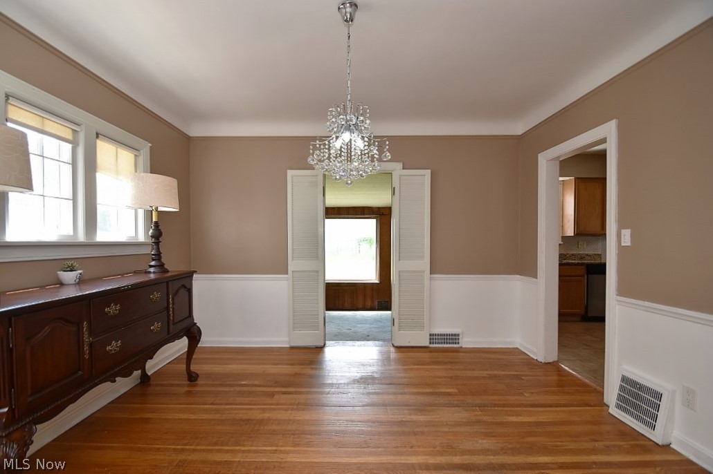 4050 Bushnell Road University Heights, OH 44118 - Photo 5 of 24 Dining room