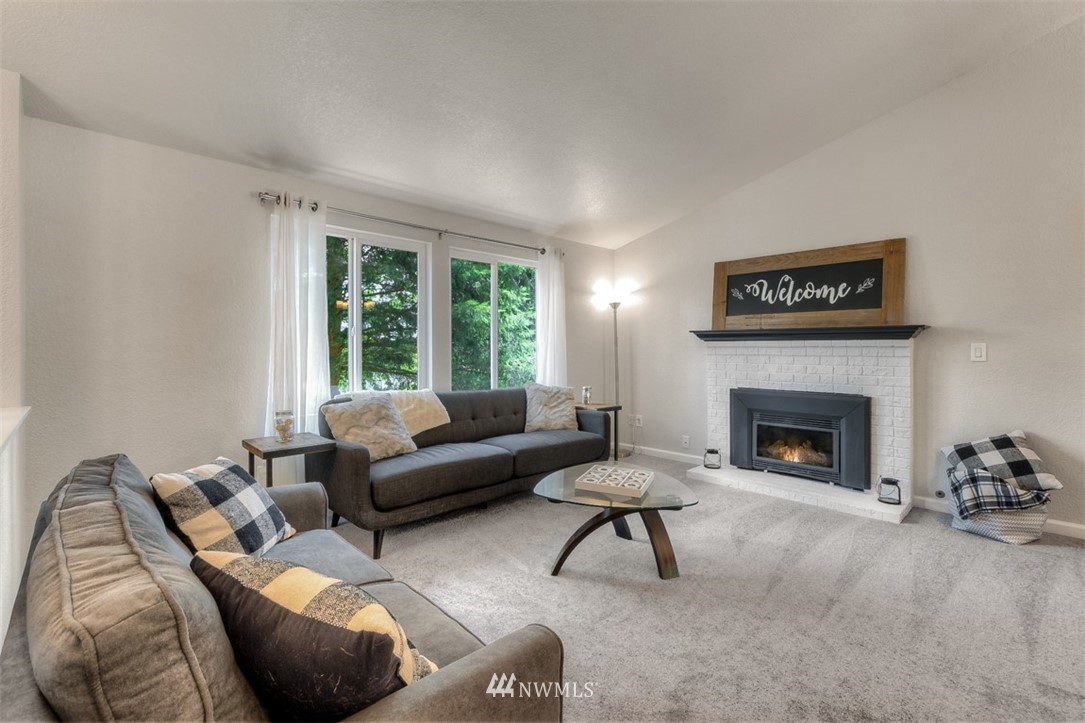 16704 3rd Drive Southeast Bothell, WA 98012 - Photo 3 of 25 Gallery Image 3