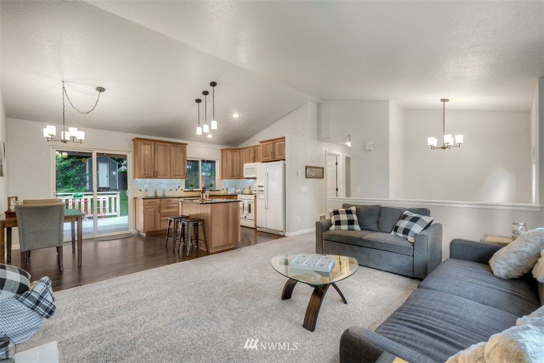 16704 3rd Drive Southeast Bothell, WA 98012 - Photo 4 of 25 Gallery Image 4