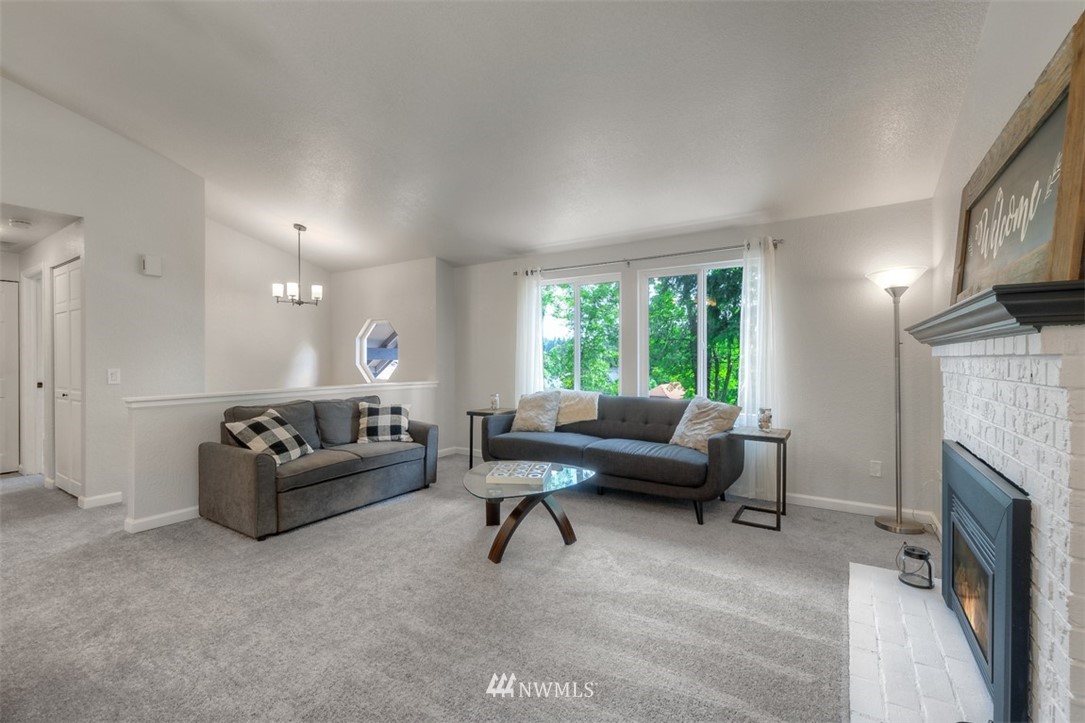 16704 3rd Drive Southeast Bothell, WA 98012 - Photo 5 of 25 Gallery Image 5