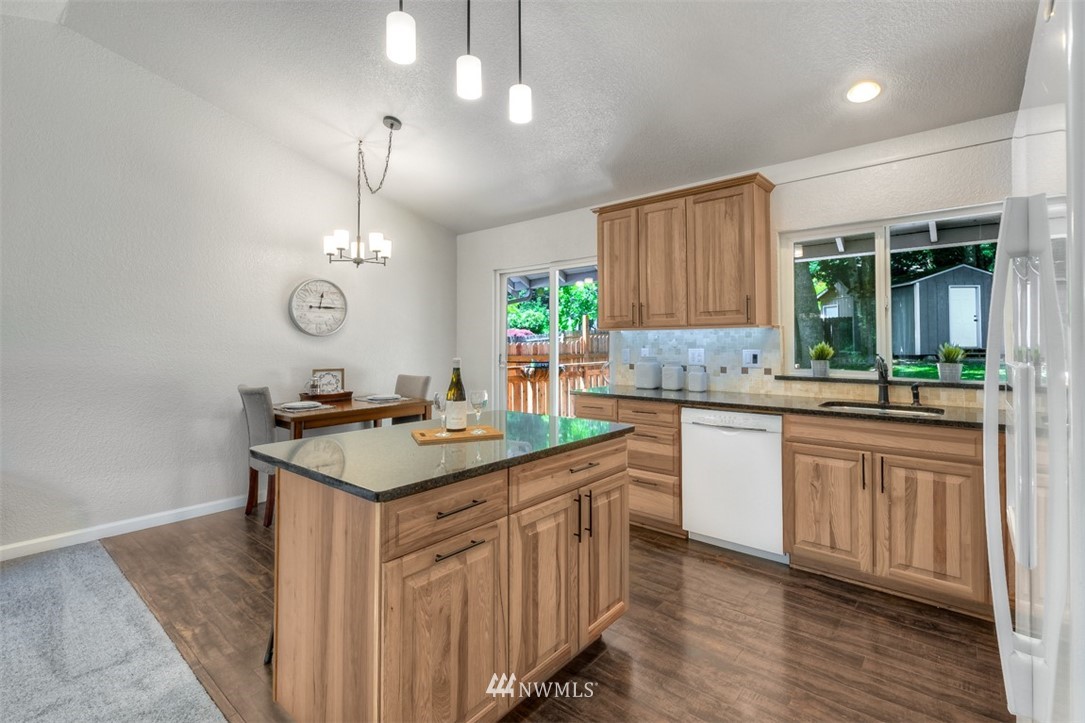 16704 3rd Drive Southeast Bothell, WA 98012 - Photo 6 of 25 Gallery Image 6