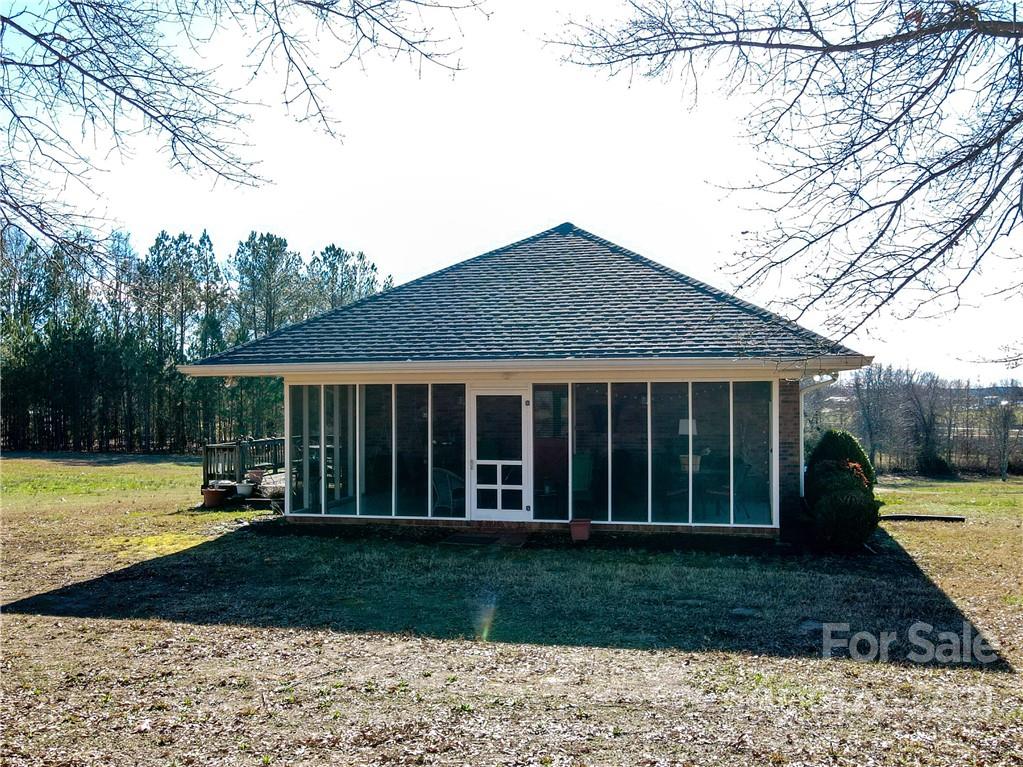 2075 Chase High Road Forest City, NC 28043 - Photo 11 of 48 Gallery Image 11