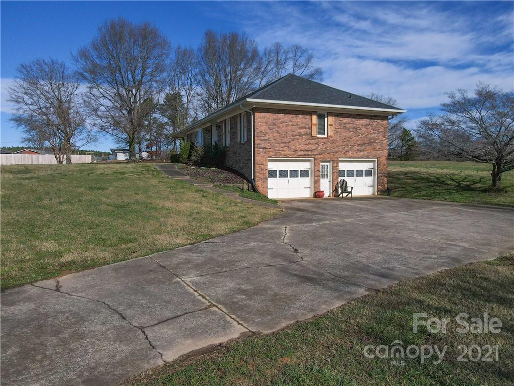 2075 Chase High Road Forest City, NC 28043 - Photo 35 of 48 Gallery Image 35