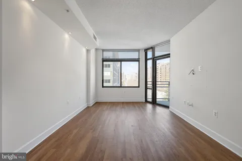 $405,000 | 3600 South Glebe Road, Unit 516W, Arlington, VA 22202