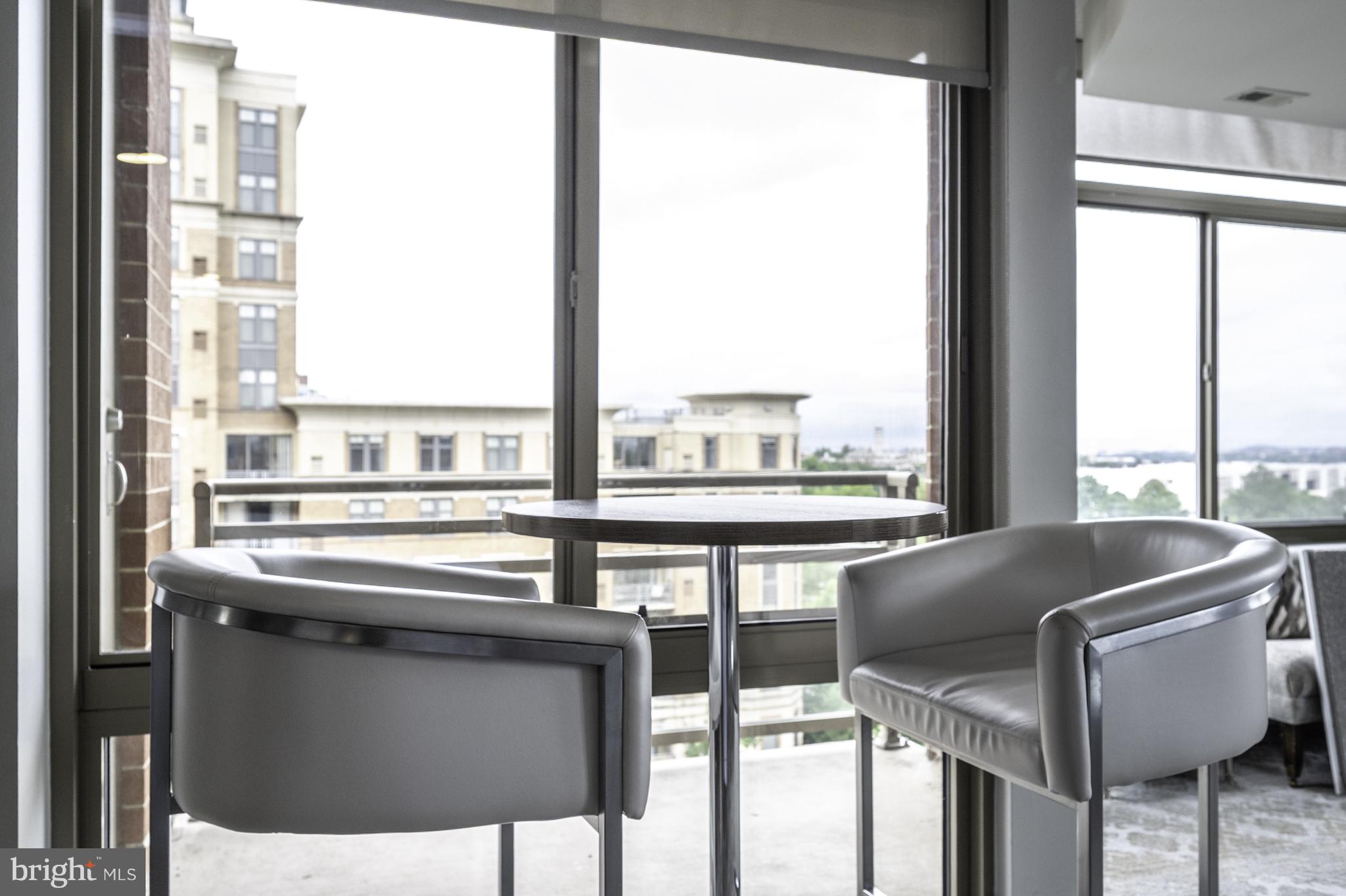 3600 South Glebe Road, Unit 516W Arlington, VA 22202 - Photo 38 of 68 Community lounge