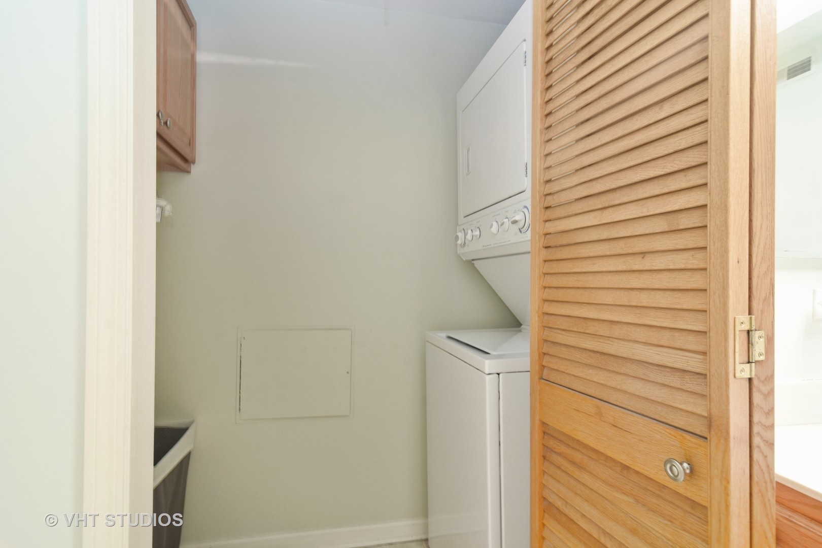 5 West Central Road, Unit 412 Mount Prospect, IL 60056 - Photo 9 of 10 a view of door