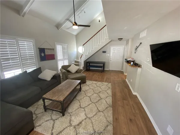 $735 | 300 Cooner Street, College Station, TX 77840