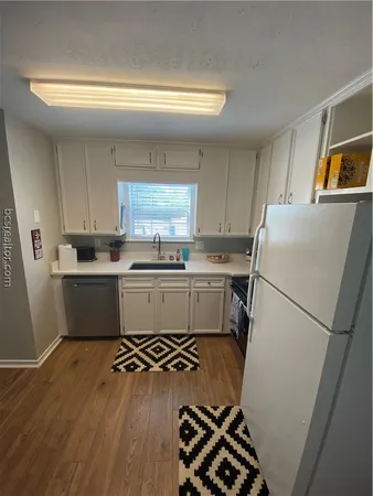 $735 | 300 Cooner Street, College Station, TX 77840