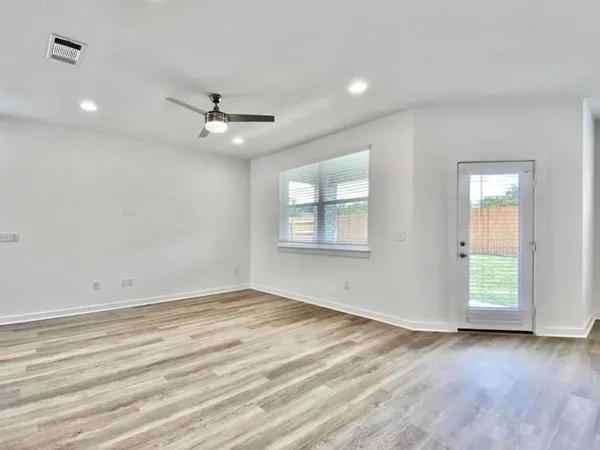 $2,295 | 1861 Bonham Lane, Round Rock, TX 78664