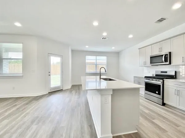 $2,295 | 1861 Bonham Lane, Round Rock, TX 78664